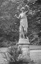 Ribston Hall: Eine Gartenstatue