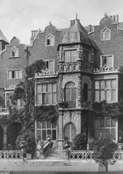 Die Bucht, Südfront