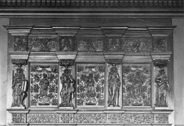 Der Kamin im Speisesaal