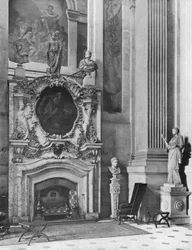 Der Kamin in der Halle