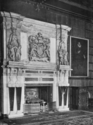 Der Kamin im Speisesaal