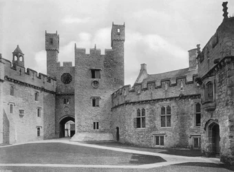 Das Innere Torhaus vom Hof