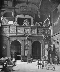 Der Bildschirm und die Galerie der Halle