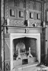 Der Kamin im Arbeitszimmer