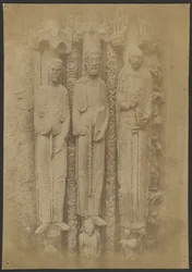[Kathedrale von Chartres. Große Figuren des Königlichen Portals]