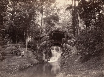 Grotte im Bois de Boulogne