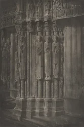 Planche XIII Cathédrale de Chartres, Statuen der Säulen des zentralen Portals..., 1855