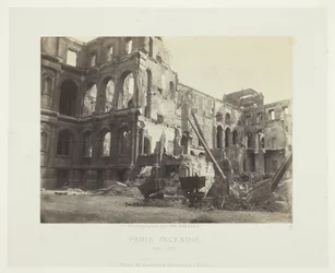 Pariser Feuer (Ehrenhof im Rathaus)