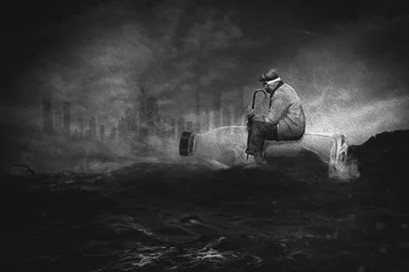 Mann in der Stadtnebel