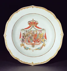 Suppenteller in Gold und Emaille bemalt mit den Wappen von Christian August, Prinz von Anhalt-Zerbst (1690-1747) und Johanna Elisabeth von Holstein-Gottorp (1712-60), Eltern von Katharina der Großen