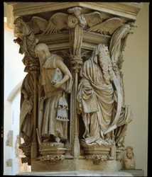 Mosesbrunnen - Skulptur, die als Meisterwerk des niederländischen Künstlers Claus Sluter (1340-1405/6) gilt - flämische Gotik: Sockel mit den Darstellungen von Daniel, Zacharias, Jesaja (links), Moses (rechts), Jeremia und David