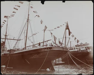 S.S. "Umbria" am Dock, ca. 1897 (s/w Foto)