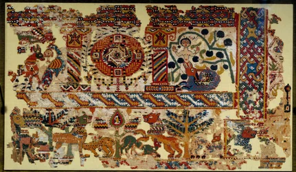 Koptische Kunst: Vorhänge der Triumph des Kreuzes. Maße: 1,20 x 2,10 m. Paris, Louvre
