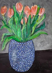 Lebendige Tulpen in blauer Vase