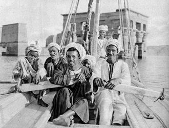 Berberische Bootsmänner, überflutete Insel Philae, Ägypten, ca. 1922