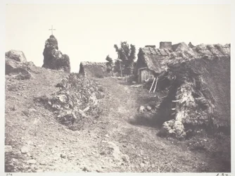 Chaumieres in der Auvergne, mit einem Kalvarienberg