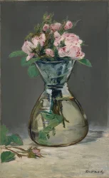 Moosrosen in einer Vase
