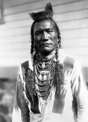 Bird Rattle, Indianer, ca. 1910, Foto Edward S. Curtis