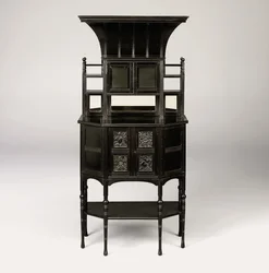 Ein ebonisiertes Kabinett, ca. 1873