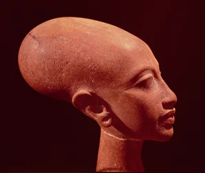 Porträtbüste einer Tochter König Echnatons (1353-1337 v. Chr.), um 1375 v. Chr.