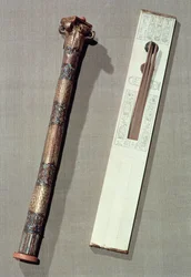 Schreibpalette und ein Etui für Schreibrohre, aus dem Grab von Tutanchamun (ca. 1370-52 v. Chr.) Neues Reich