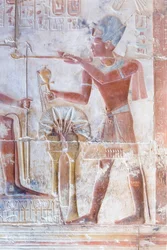 Farbiges Relief, Tempel von Seti I., Abydos, Ägypten