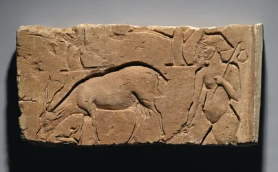 Relief, das einen Ziegenhirten mit einer Ziege und Bäumen darstellt, möglicherweise aus Tell el-Amarna, Neues Reich, 1350-1333 v. Chr.