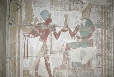 Relief von Isis, die Sethos I (1303-1290 v. Chr.) Horus präsentiert, Neues Reich