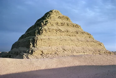 Stufenpyramide von König Djoser (ca. 2667-2648 v. Chr.) Altes Reich