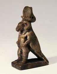 Kompositgott mit Widderkopf, Zwergkörper und Falkenrücken