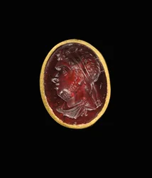 Hellenistischer Intaglioring mit königlichem Porträt eines ptolemäischen Herrschers, wahrscheinlich Ptolemaios IX., Soter II, spätes 2. - frühes 1. Jahrhundert v. Chr.