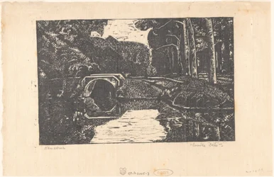 Brücke über einen Graben im Wald