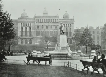 Alhambra, Leicester Square, Westminster LB: Ostseite, 1895
