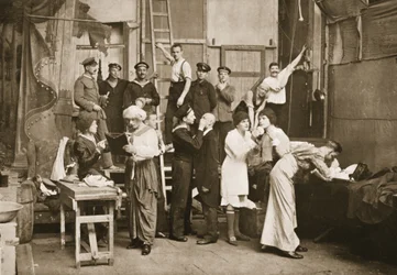 Hinter den Kulissen: Vorbereitung auf Amateurtheater, Handforth, Illustration aus Deutsche Gefangene in Großbritannien