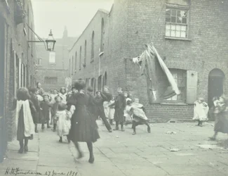 Bishops Court: Gesamtansicht, London, 1899