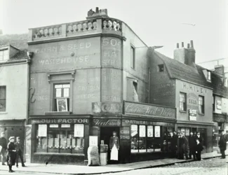 Deptford Broadway: Straßenszene mit Ladenfronten, London, 1897