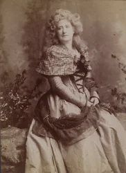 Ellen Terry als Clarisse in Robespierre, Lyceum Theatre