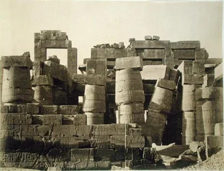 Außenansicht des Hypostyls des großen Tempels von Karnak