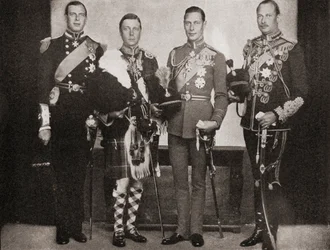 Vier der fünf Söhne von König George V, von links nach rechts, Prinz George, Herzog von Kent, König Edward VIII, später Herzog von Windsor, Prinz Albert, Herzog von York, später König George VI, Prinz Henry, Herzog