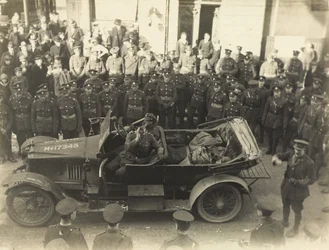 Aus einem Album mit 134 Fotografien im Zusammenhang mit dem Ersten Weltkrieg, Westfront, 1914-18