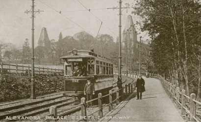 Gesamtansicht der elektrischen Eisenbahn im Alexandra Palace