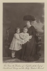 Ihre Gnaden, die Herzogin von Norfolk mit dem Earl of Arundel und Surrey und der Lady Rachael Howard