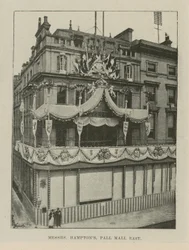 Illuminationen und Dekorationen schmücken Messrs Hamptons