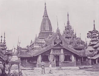 Khawn oder Baldachin vor der Pagode, Pagan