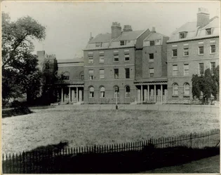 The Paragon, New Kent Road