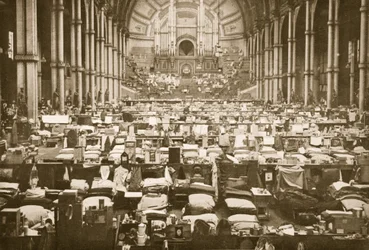 Der Schlafsaal, Alexandra Palace, Illustration aus Deutsche Gefangene in Großbritannien (Fotogravur)