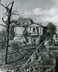 Die Explosion am Regents Canal; Residenz des Parkwächters nach der Explosion