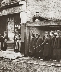 Winston Churchill während der Belagerung der Sydney Street, London 1911