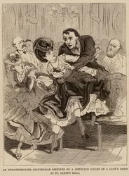 Ein unbedarfter Landmann wird von einer juwelenbesetzten Eidechse auf dem Kleid einer Dame in der St James