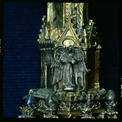 Engel, der eine Gitarre mit einem Plektrum spielt, Detail vom Krummstab von William of Wykeham (ca. 1320-1404)